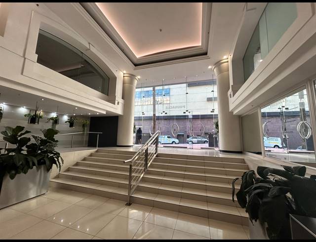 85M² BUILDING TO LET IN CAPE TOWN CITY CENTRE
